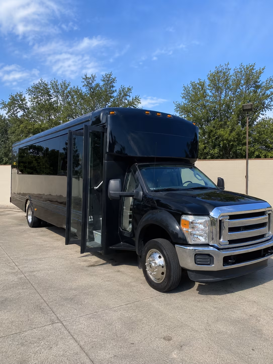 marana 20 passenger party bus